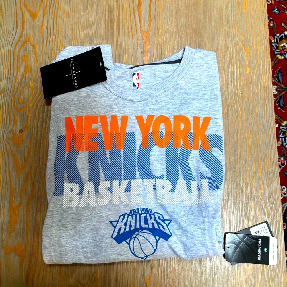 NY KNICKS long sleeve (NBA ULTRA GAME) tee. x large. Mens. NWT